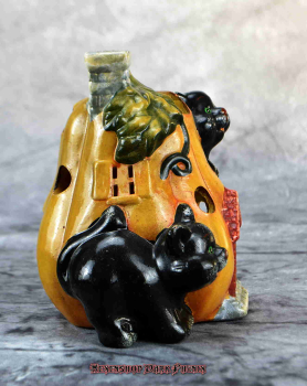 Hexenshop Dark Phönix Vintage Kürbishaus mit zwei schwarzen Katzen Teelichthalter