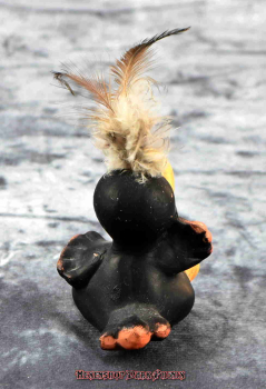 Hexenshop Dark Phönix Schwarze winkende Rabe Figur mit Federn Keramik