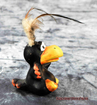 Hexenshop Dark Phönix Vintage Schwarze winkende Rabe Figur mit Federn Keramik