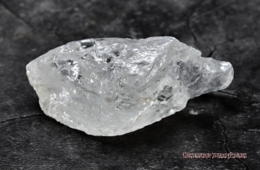Hexenshop Dark Phoenix rock crystal rough stone 86 g