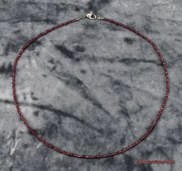 Preview: Hexenshop Dark Phönix Granat Halbedelsteinkette facettiert 2 mm