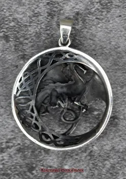 Preview: Hexenshop Dark Phönix Monddrache auf keltischer Knoten Sichel mit Herzen 925er Silber Anhänger