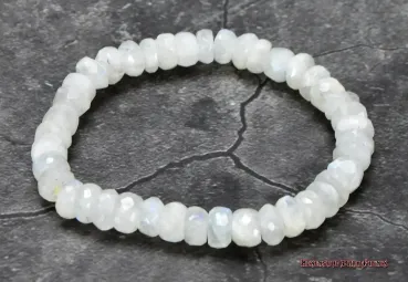 Preview: Hexenshop Dark Phönix Regenbogen Mondstein Facettenschliff Armband Ø 8mm