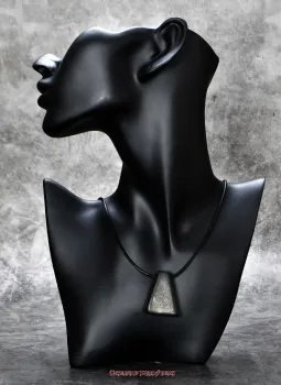 Hexenshop Dark Phönix Schungit trapezförmiger Lochanhänger