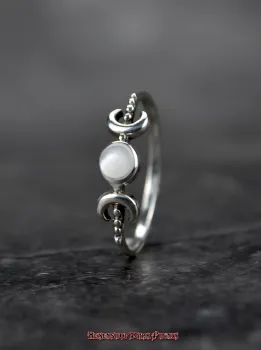 Hexenshop Dark Phönix Triple Moon Silberring 925er mit Perlmutt