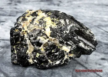 Preview: Hexenshop Dark Phönix Turmalin Rohstein Halbedelstein 573g