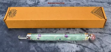 Preview: Hexenshop Dark Phönix Verdantes Herzfeuer-Zauberstab Rubin-Fuchsit Rosenquarz-Krone Bergkristall 24cm