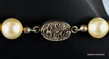 Hexenshop Dark Phönix Vintage Granat Perlen Collier mit floraler Silberschließe