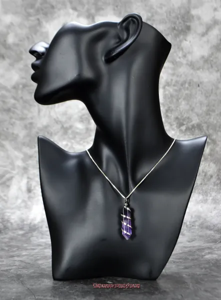 Hexenshop Dark Phönix Amethyst Spitze Anhänger Facettiert in silberfarbener Spirale