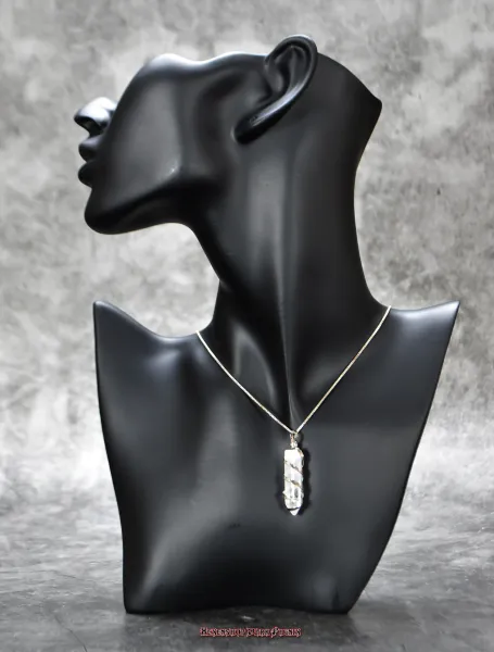 Hexenshop Dark Phönix Bergkristall Spitze Anhänger Facettiert in silberfarbener Spirale