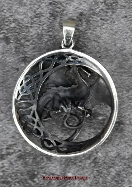 Hexenshop Dark Phönix Monddrache auf keltischer Knoten Sichel mit Herzen 925er Silber Anhänger