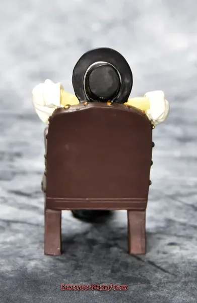 Hexenshop Dark Phönix Vintage Sammlerfiguren Set Dick und Doof im Stuhl sitzend und Zeitung lesen