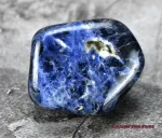 Hexenshop Dark Phönix Sodalith Trommelstein  53g bis 82g Halbedelstein